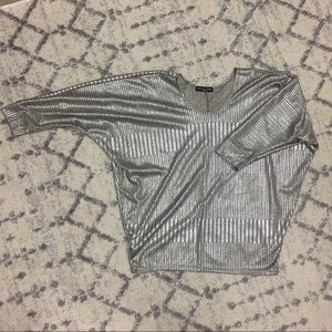 Kim & Cami shiny gold top